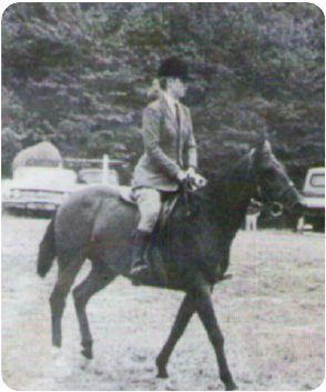 Photograph from page 46 of Angaheenula Aunnathyam