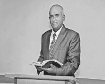 Photograph from page 93 of Priya Yesuni Saakshulu