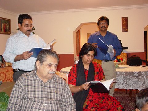 2005 Christmas Carols Pictures — photo 1 of 178