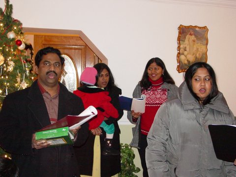 2005 Christmas Carols Pictures — photo 8 of 178