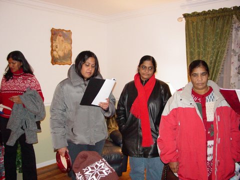 2005 Christmas Carols Pictures — photo 9 of 178