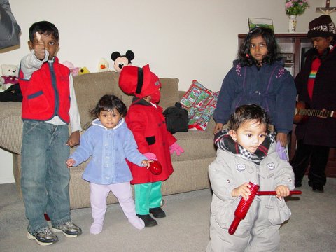 2005 Christmas Carols Pictures — photo 11 of 178