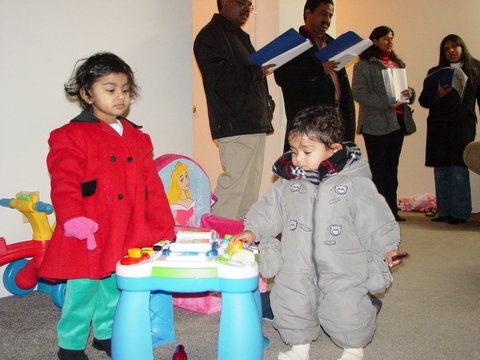 2005 Christmas Carols Pictures — photo 12 of 178