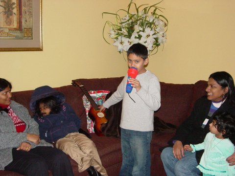 2005 Christmas Carols Pictures — photo 29 of 178