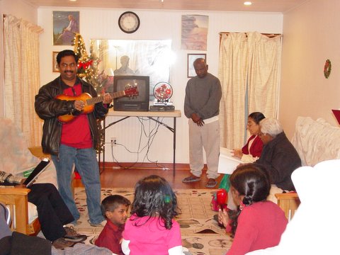 2005 Christmas Carols Pictures — photo 30 of 178