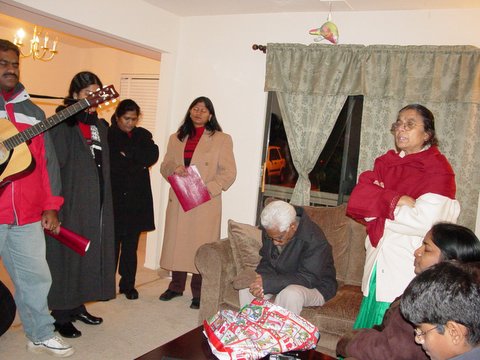 2005 Christmas Carols Pictures — photo 38 of 178