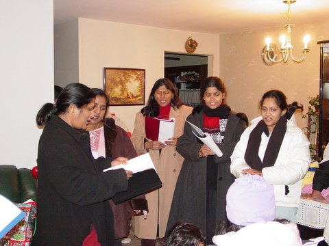 2005 Christmas Carols Pictures — photo 41 of 178