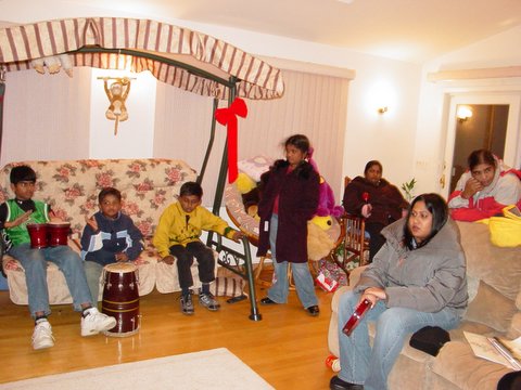 2005 Christmas Carols Pictures — photo 57 of 178