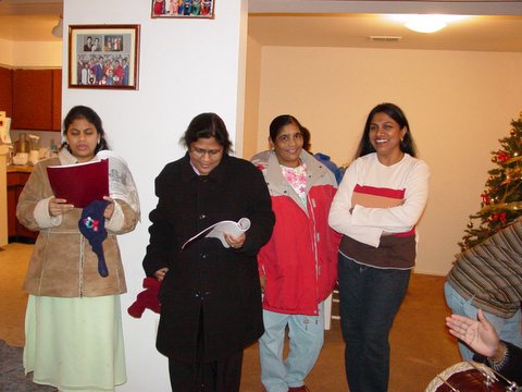 2005 Christmas Carols Pictures — photo 116 of 178