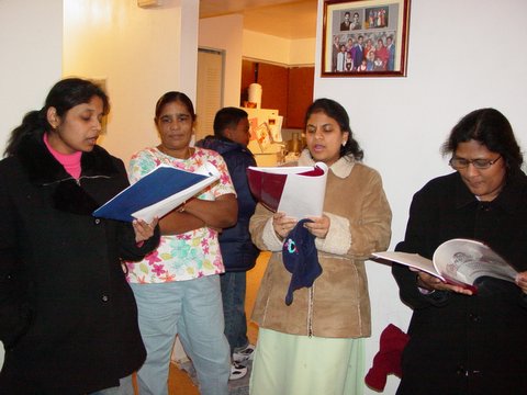 2005 Christmas Carols Pictures — photo 120 of 178